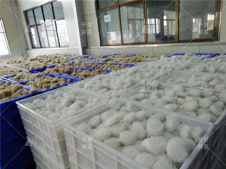 速食粉絲機設備加工粉絲和手工制作有什么不同? 速食粉絲機設備加工粉絲和手工制作有什么不同?