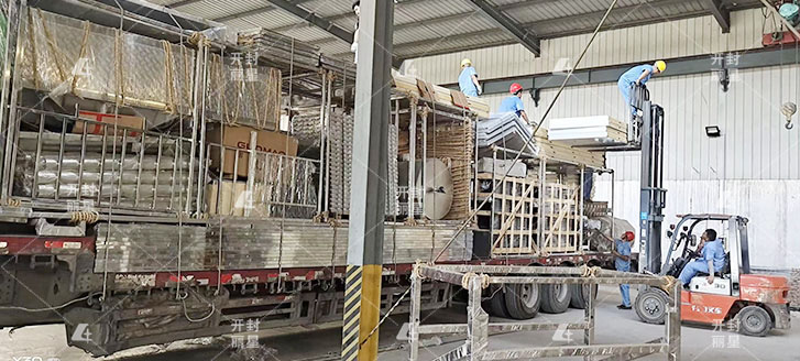 麗星發往陜西寶雞的一車粉絲烘干線已經抵達 麗星發往陜西寶雞的一車粉絲烘干線已經抵達