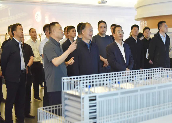 參觀麗星.jpg