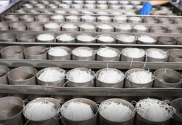 針對大型企業(yè)麗星推出日產(chǎn)12噸的自動(dòng)化酸辣粉生產(chǎn)線