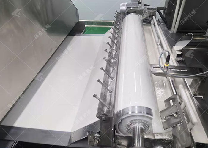 涂布鋪漿粉條機(jī).jpg